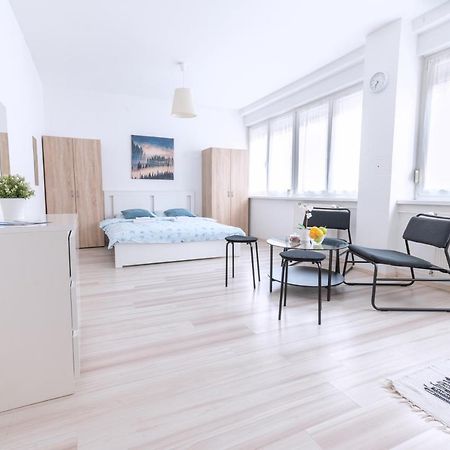 The Dots Hostel Zagreb Bagian luar foto