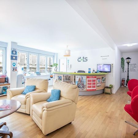 The Dots Hostel Zagreb Bagian luar foto