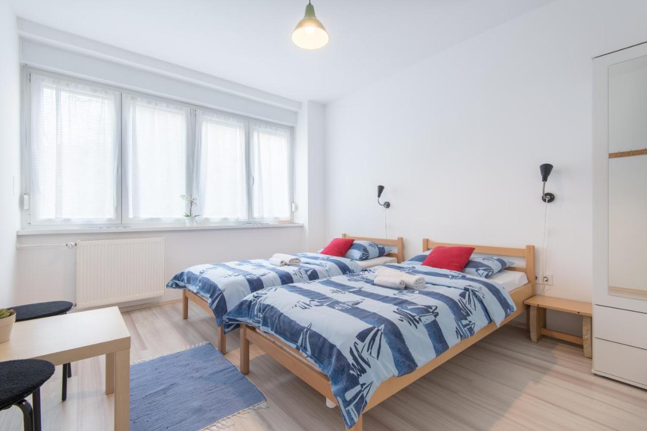 The Dots Hostel Zagreb Bagian luar foto