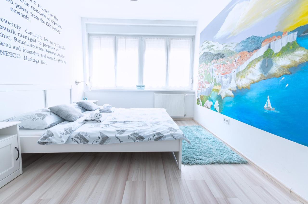 The Dots Hostel Zagreb Bagian luar foto