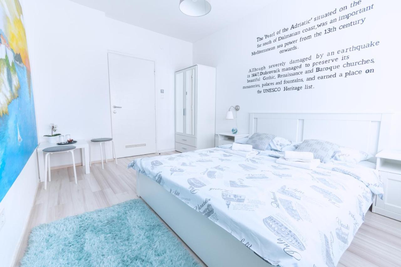 The Dots Hostel Zagreb Bagian luar foto