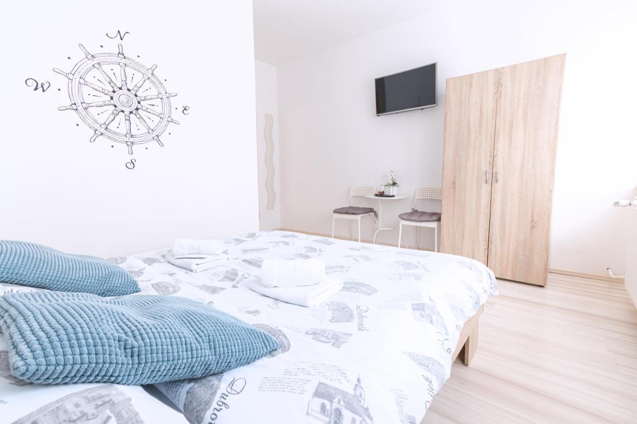 The Dots Hostel Zagreb Bagian luar foto