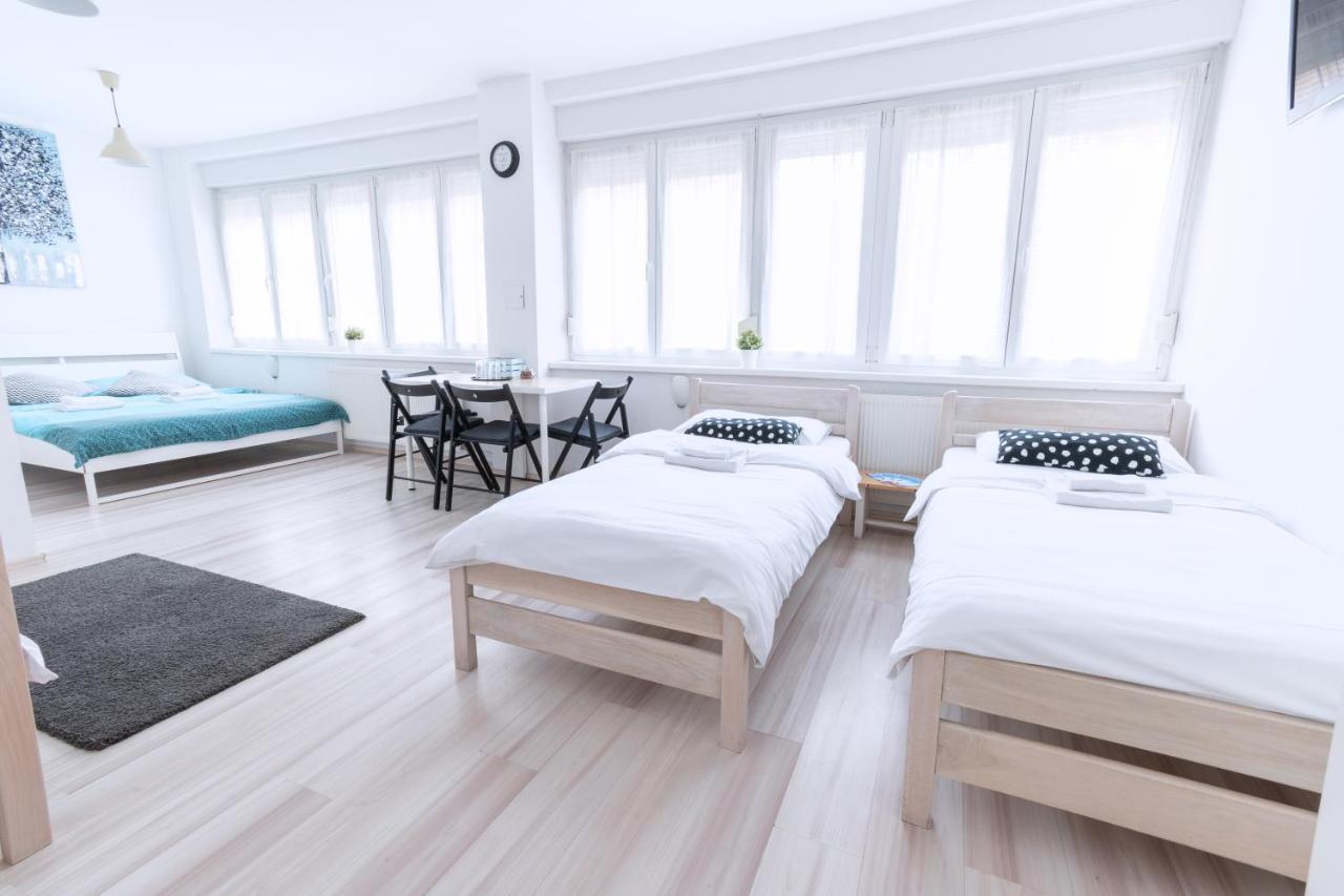 The Dots Hostel Zagreb Bagian luar foto