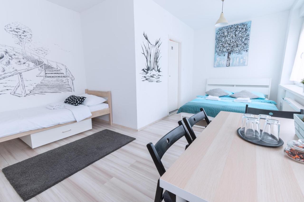 The Dots Hostel Zagreb Bagian luar foto