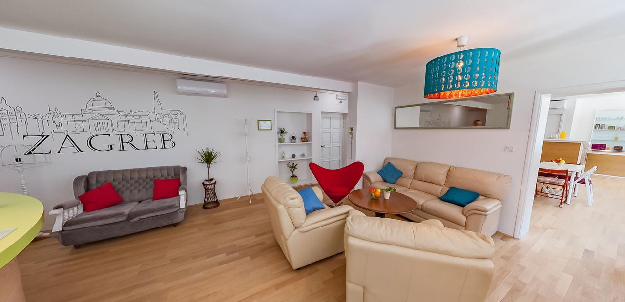 The Dots Hostel Zagreb Bagian luar foto